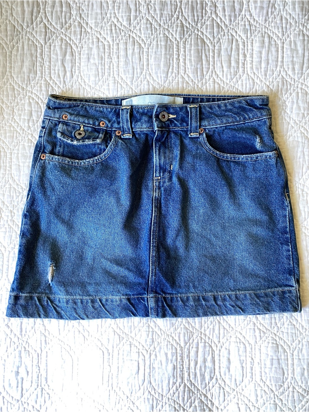 Gap Distressed Wash Denim Jean Mini Skirt Flip Back Pocket With Buttons Y2K Sz 4